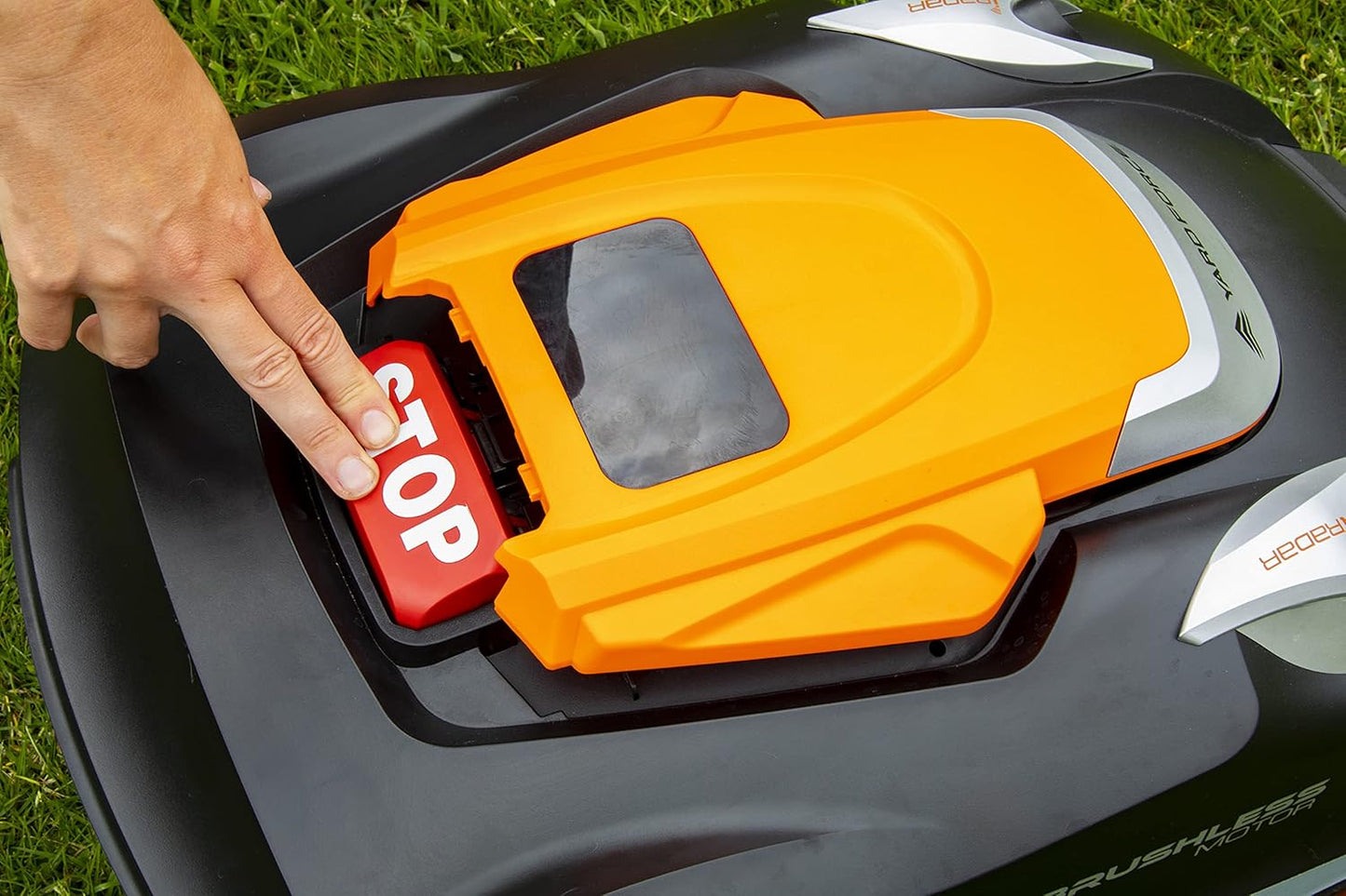 YARD FORCE NX100i Robotic Lawnmower up to 1000 m²,Automatic Lawn Mower Robot with App Control, iRadar Ultrasonic Sensor, Multi-Zone Programming, LCD Control Panel with Number Keypad