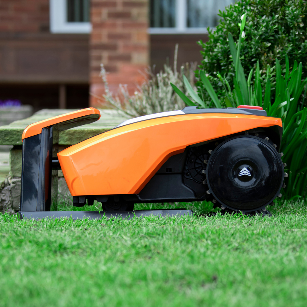 EasyMow260B App Controlled Robotic Lawnmower | Small City Gardens up to 260m²